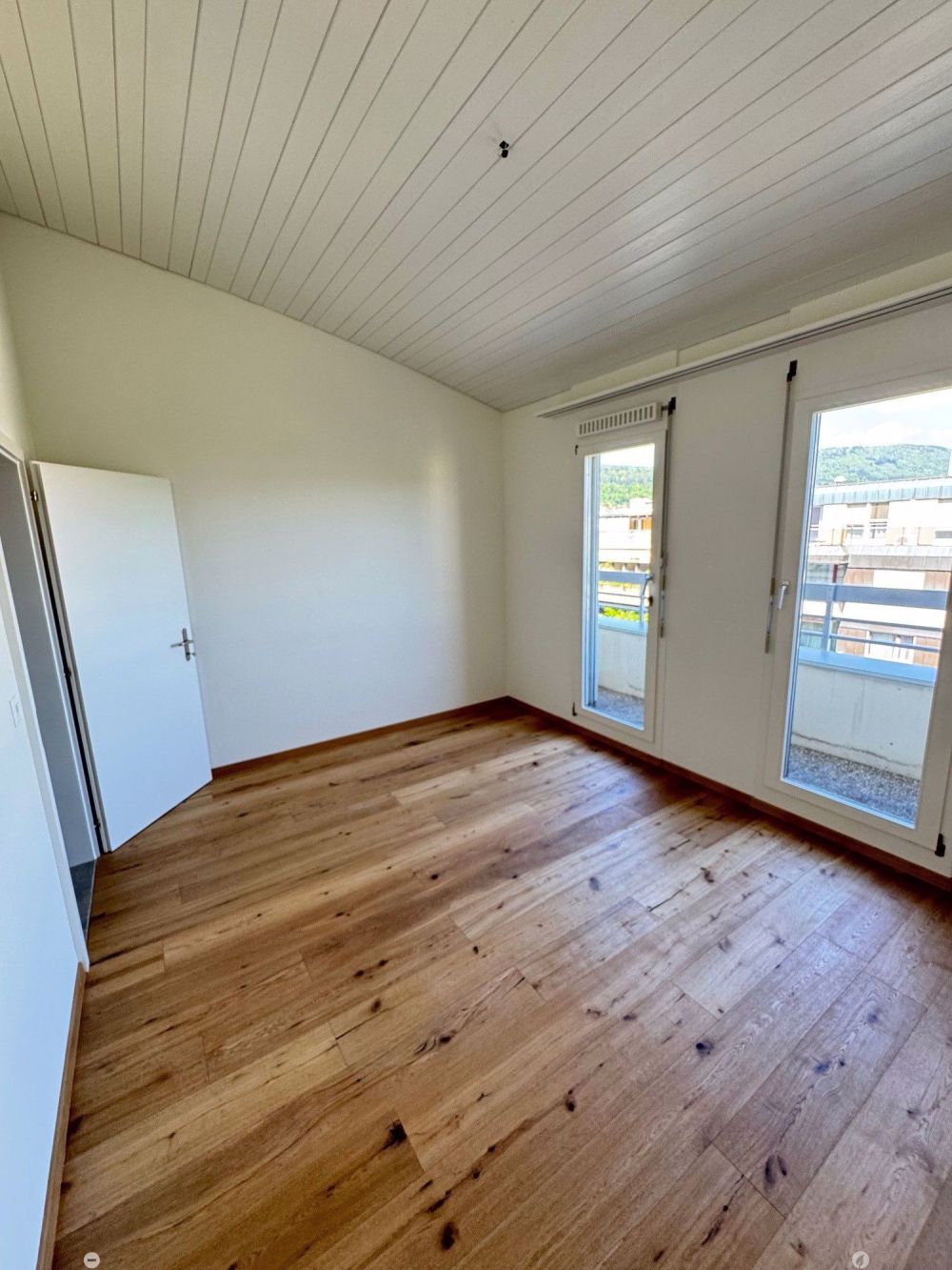 Modern sanierte 3.5-Zimmer-Attika-Wohnung im Herzen von Biel - Bild 7