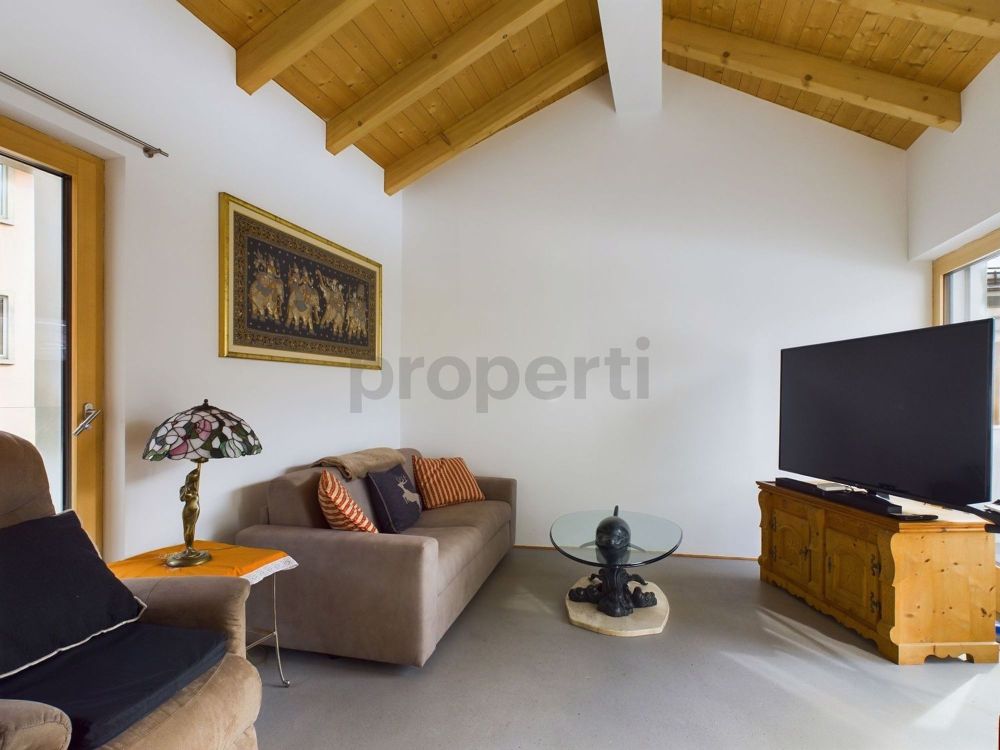 Moderne Dachwohnung mit 3.5 Zimmern in Cunter - Image 3