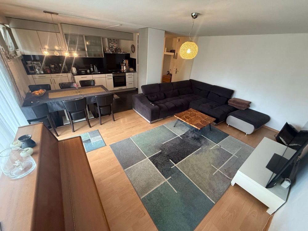 Familienfreundliche Wohnung im Zentrum von Amriswil - Wohnzimmer - Küche