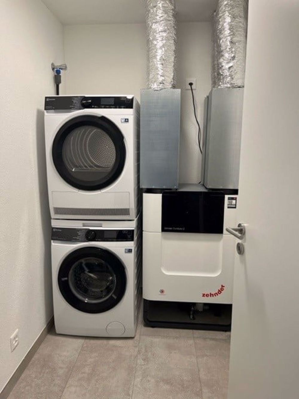 Moderne 2.5-Zimmer-Neubau-Wohnung in Winkel - Bild 4