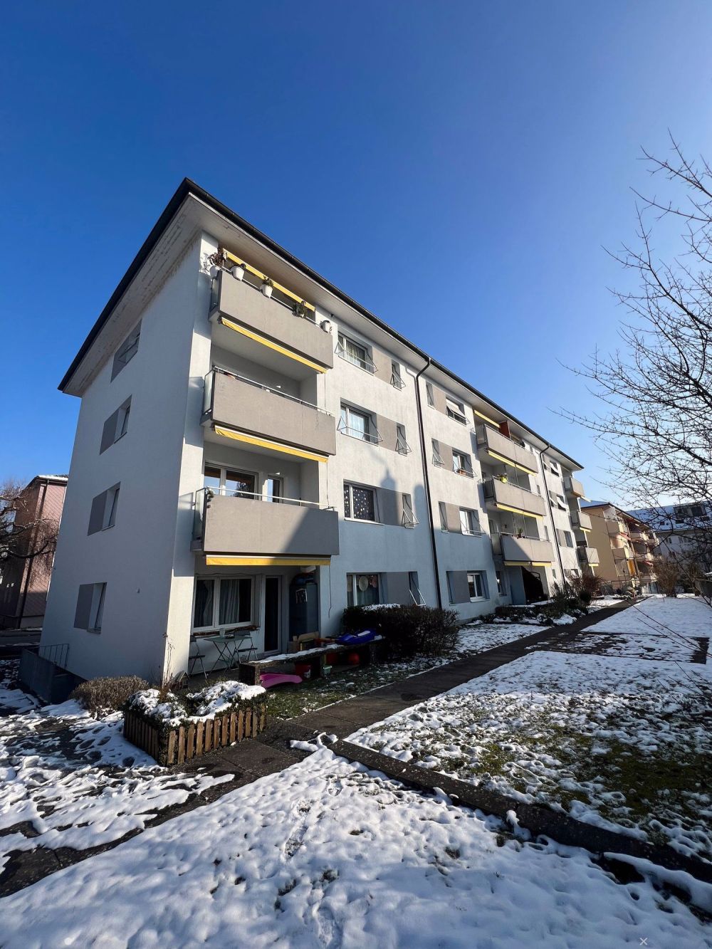 ?? Frisch sanierte 4.5-Zimmerwohnung mit Balkon am beliebten Lischenweg in Biel - Bild 1