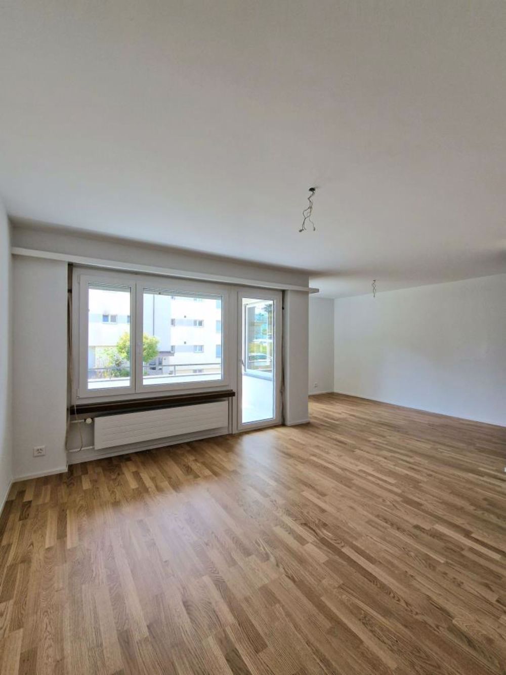 Die Gelegenheit! Erstbezug einer neu sanierten 3.5-Zimmerwohnung in Af - Wohnzimmer