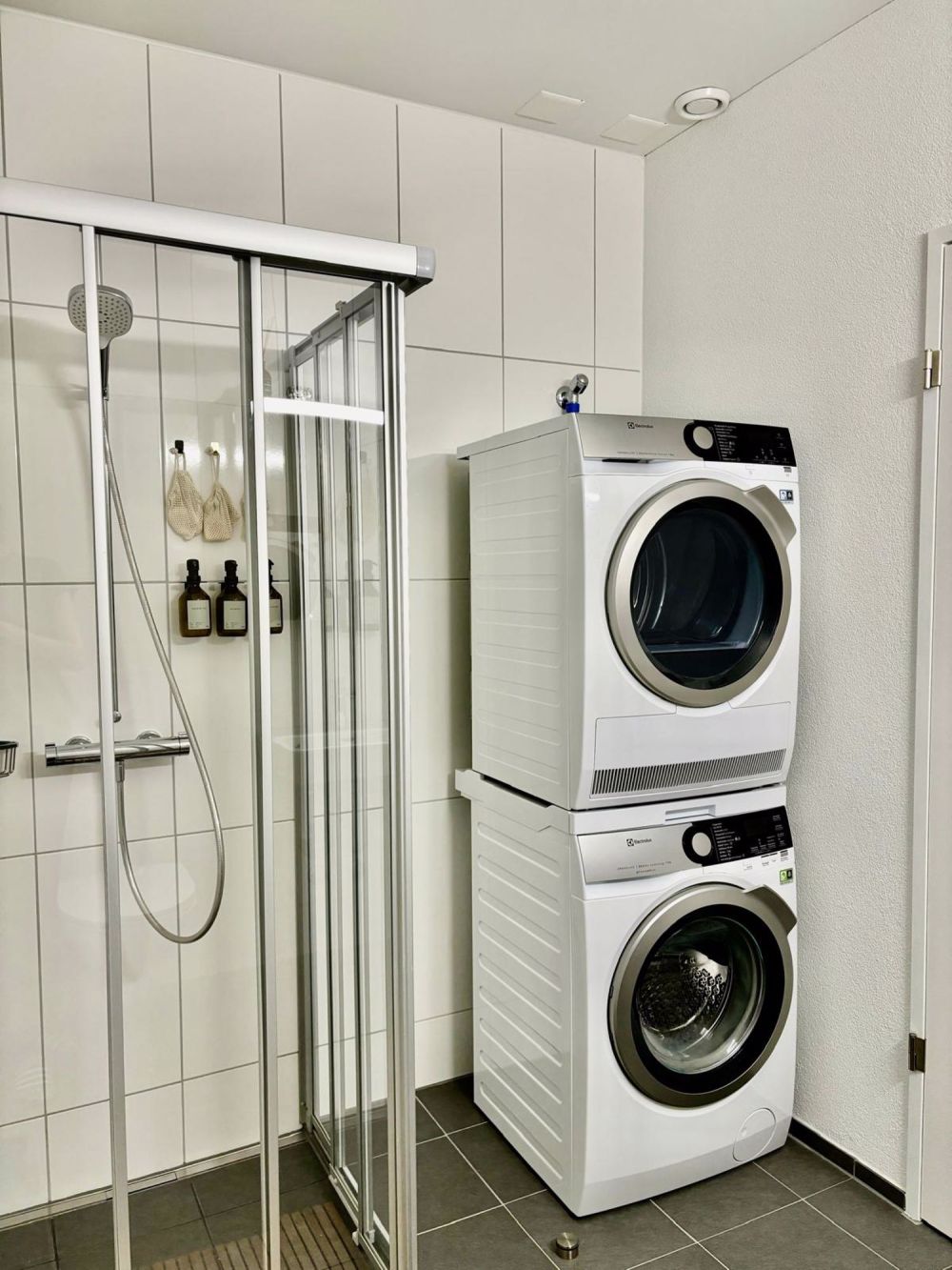 BEFRISTET: 01.11.2025 bis 30.11.2025: Moderne, möblierte 1.5-Zimmerwohnung in Kriens mit Balkon - Bild 7