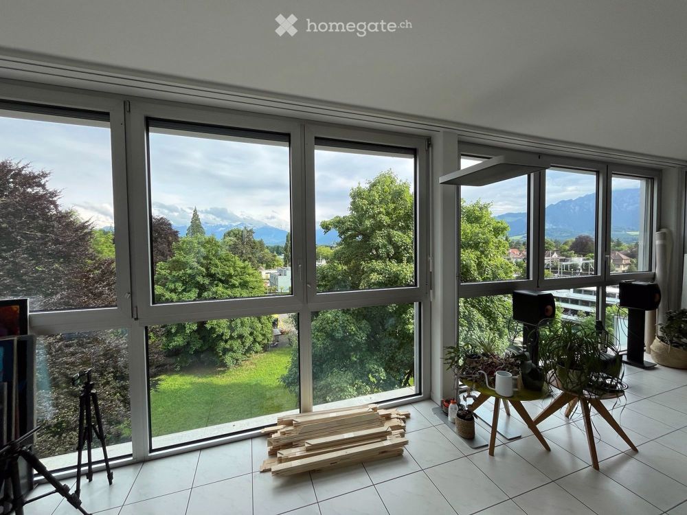 Moderne 1.5 Zimmer-Wohnung mit Panoramablick auf die Alpen – Oase der Ruhe im Herzen von Thun - Bild 1