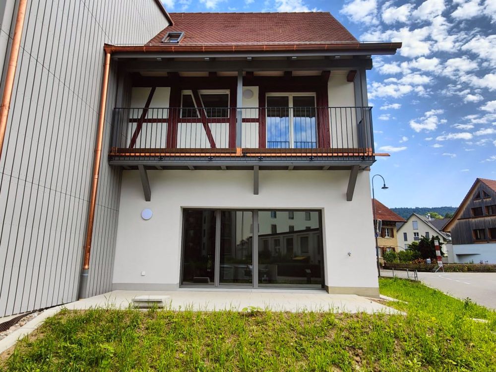 Stilvolle Neubauwohnung mit Gartensitzplatz im Herzen von Glattfelden - Sitzplatz