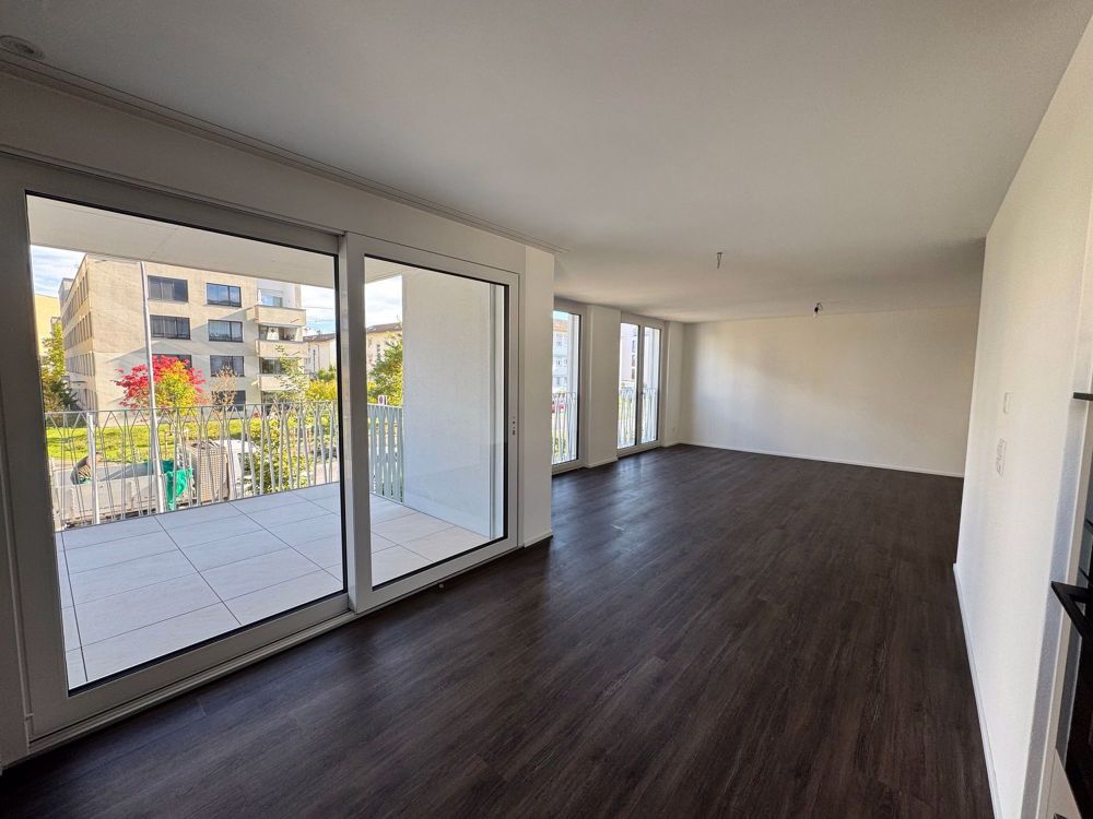 Moderne 4.5-Zimmer-Neubau-Wohnung mit Balkon und Garage - Bild 12
