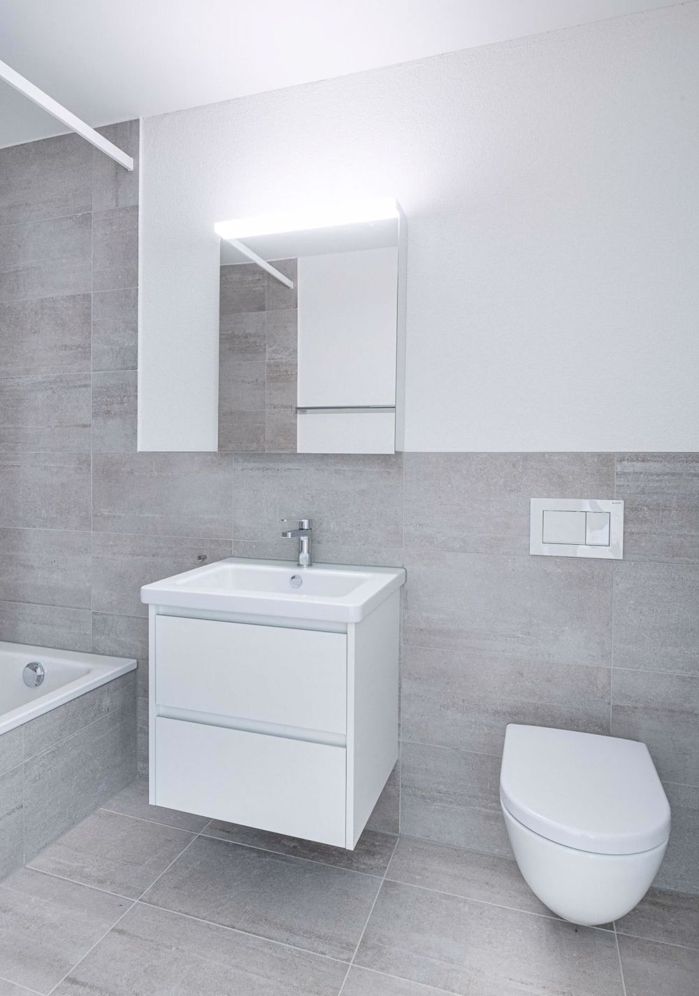 Schöne moderne 3.5 Zimmer-Wohnung in Neuhausen! - Bild 9