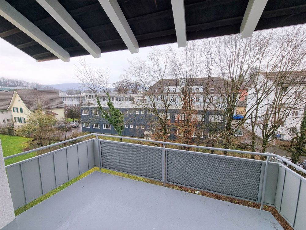 Komplett renovierte 4,5-Zi-Whg mit neuer Küche und neuem Bad - Bild 9