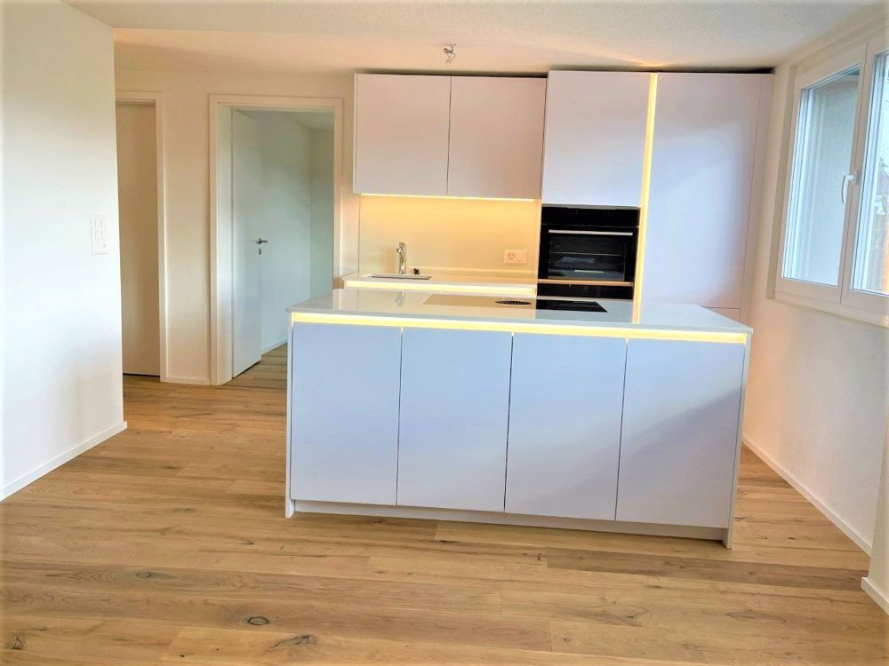 TOP MODERNE 3.5 ZIMMER WOHNUNG MIT PRIVATER WASCHMASCHINE/TUMBLER - Bild 1