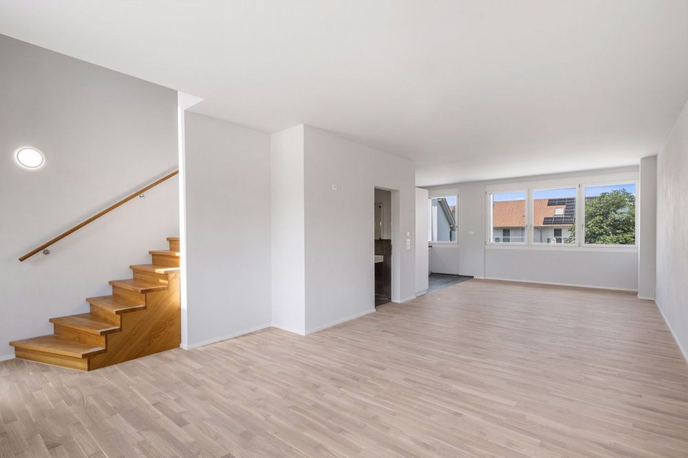 Erstvermietung nach Sanierung - Wohnzimmer