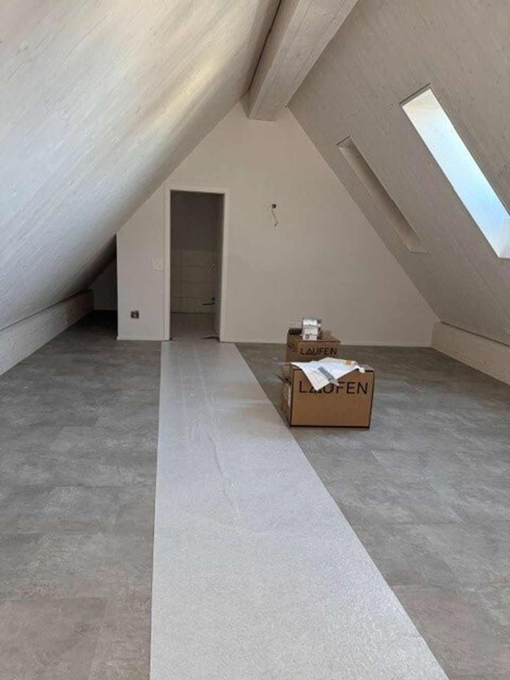 ERSTVERMIETUNG - Willkommen im sonnigen Röschenz - Galerie mit WC