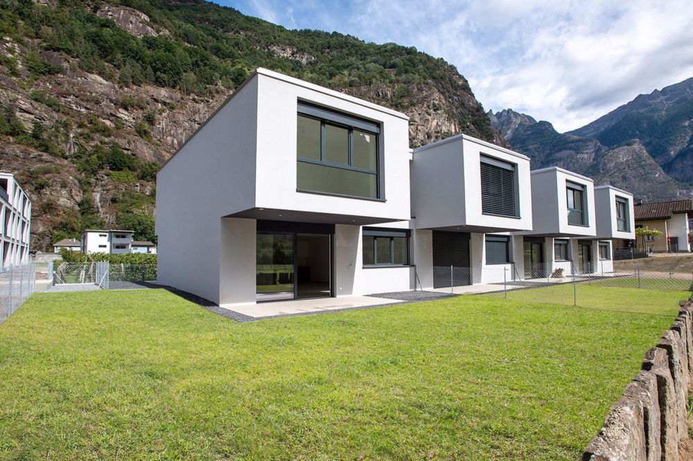 Nuova villetta contigua 5 locali con giardino e balcone panoramico. - Bild 1