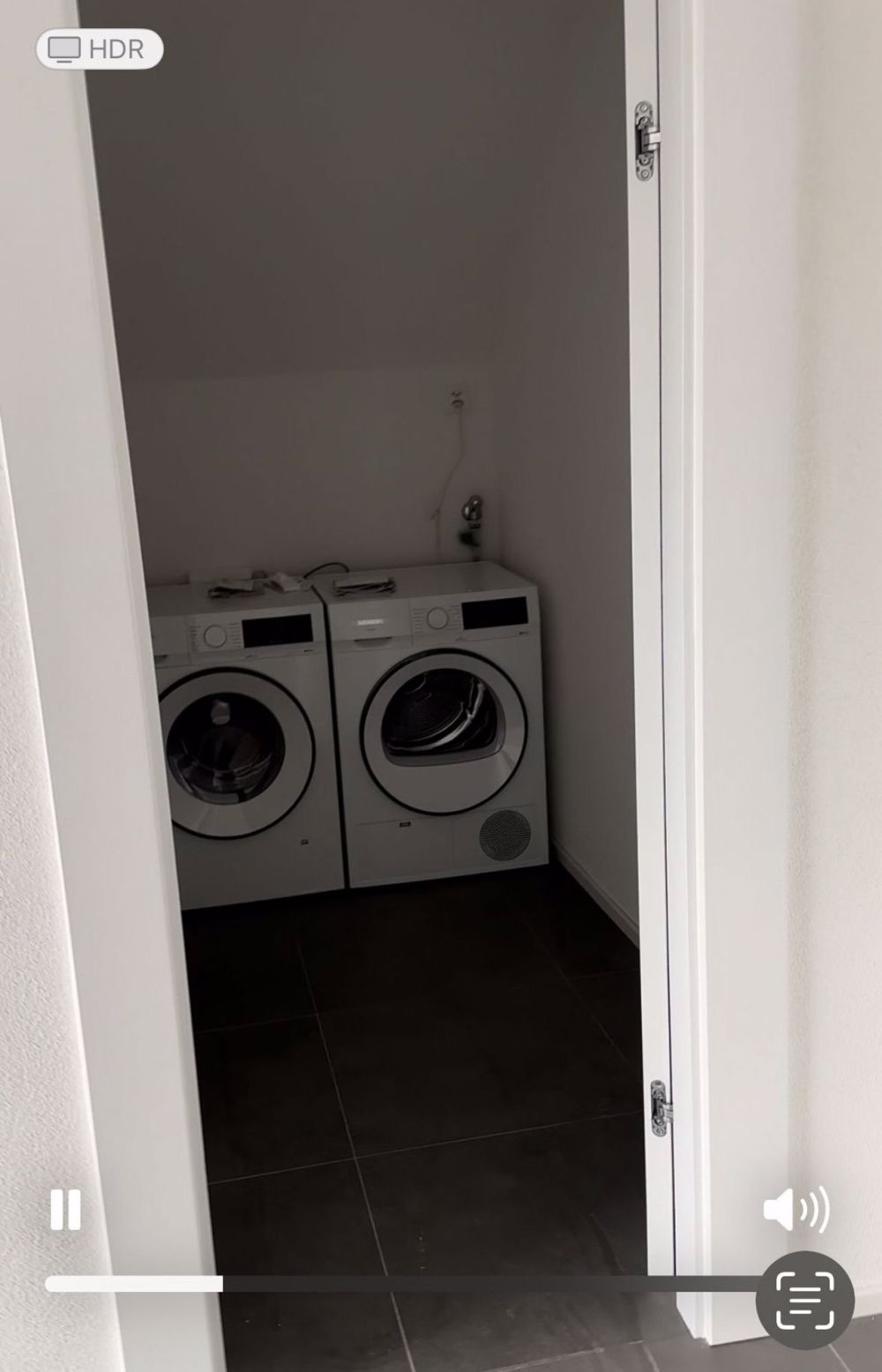 Moderne 4.5-Zimmer-Dachwohnung mit Balkon und schöner Aussicht - Bild 5