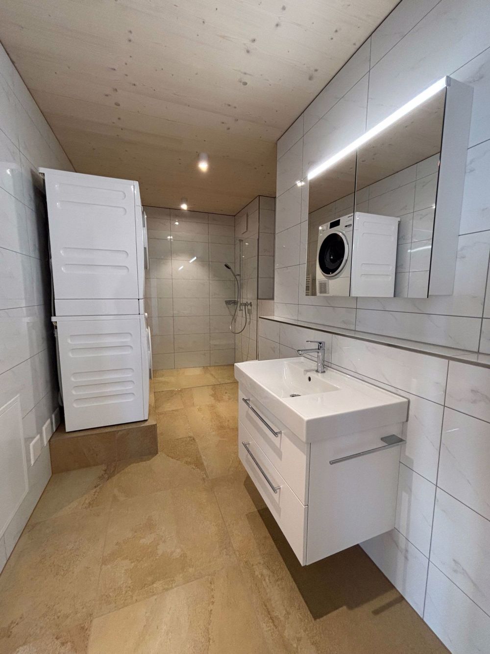 ERSTVERMIETUNG Exklusive 4.5-Zimmer-Attikawohnung im Eigentumsstandard - Bild 6