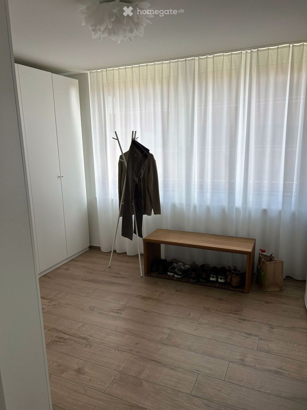 Hochwertig ausgebaute 4.5-Zimmer-Wohnung im gepflegten Parco Verde zu vermieten - Bild 8