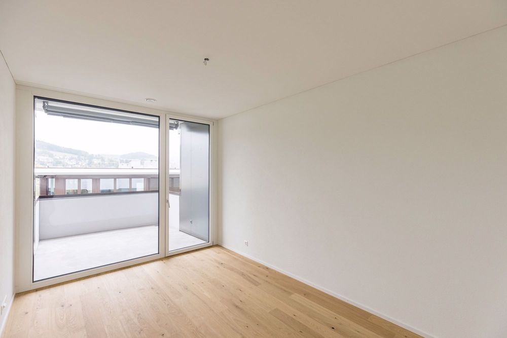 Zweitbezug 2.5-Zimmerwohnung mit Balkon - Schlafzimmer