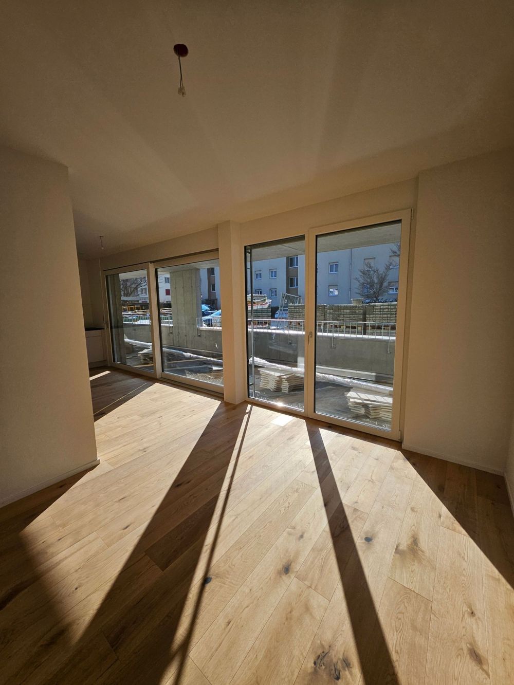 2.5 Zi Neubau WG mit offenem Grundriss und grossem Balkon - Bild 6