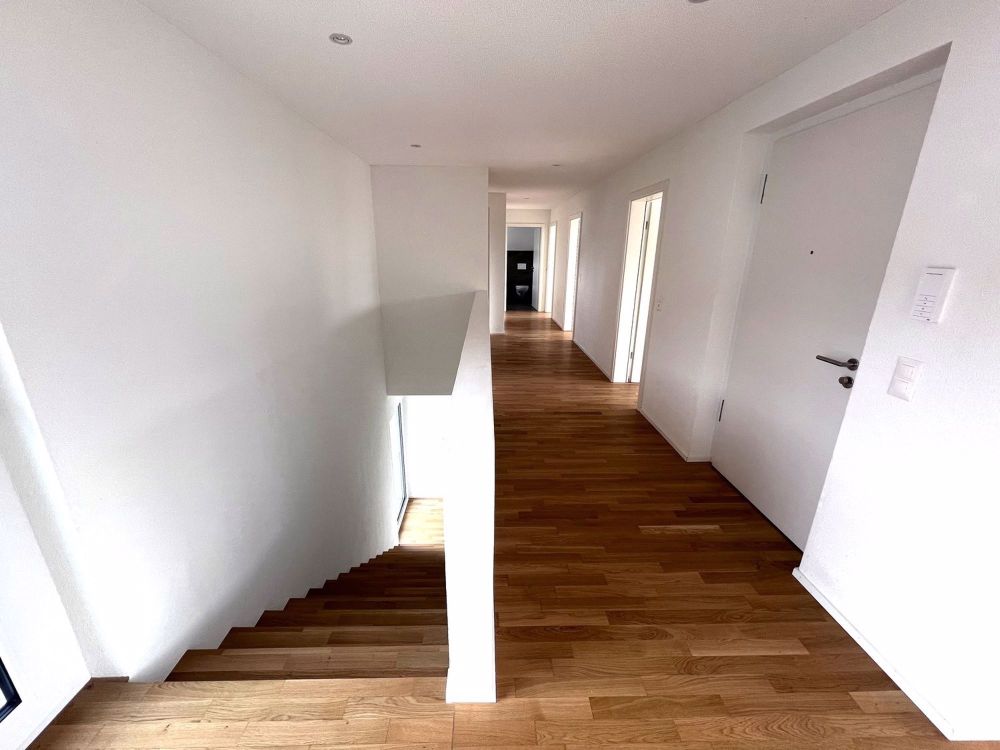 Traumwohnung mit riesiger Dachterrasse mit Abendsonne - Korridor