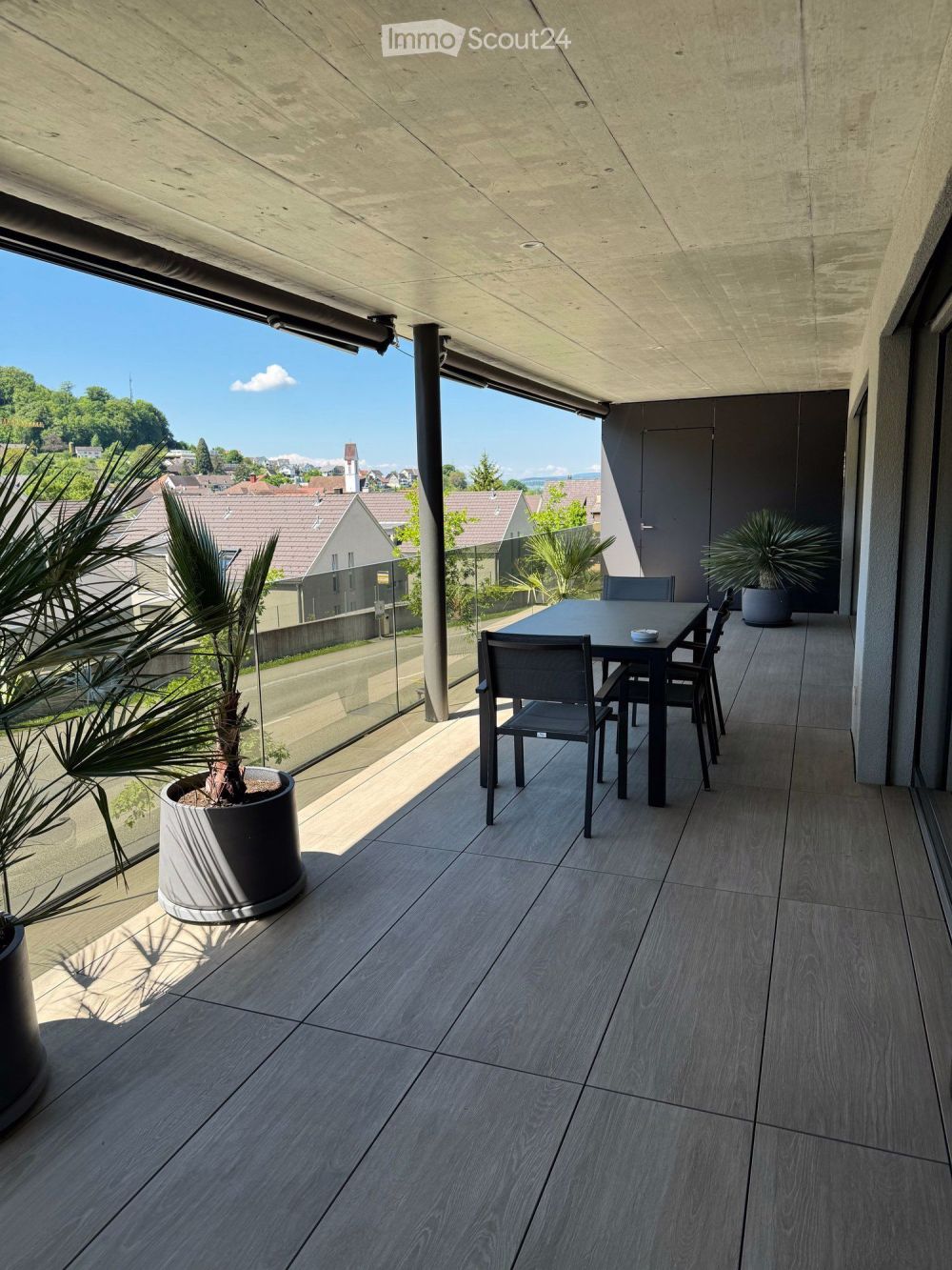 Moderne 3.5-Zimmer-Wohnung mit Terrasse in Zeiningen - Bild 1