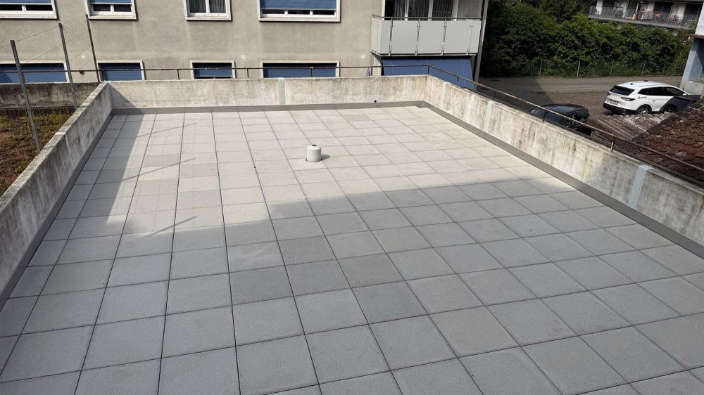 Komplett renovierte 4.5 Zimmer Wohnung mit grosser Terrasse - Bild 9