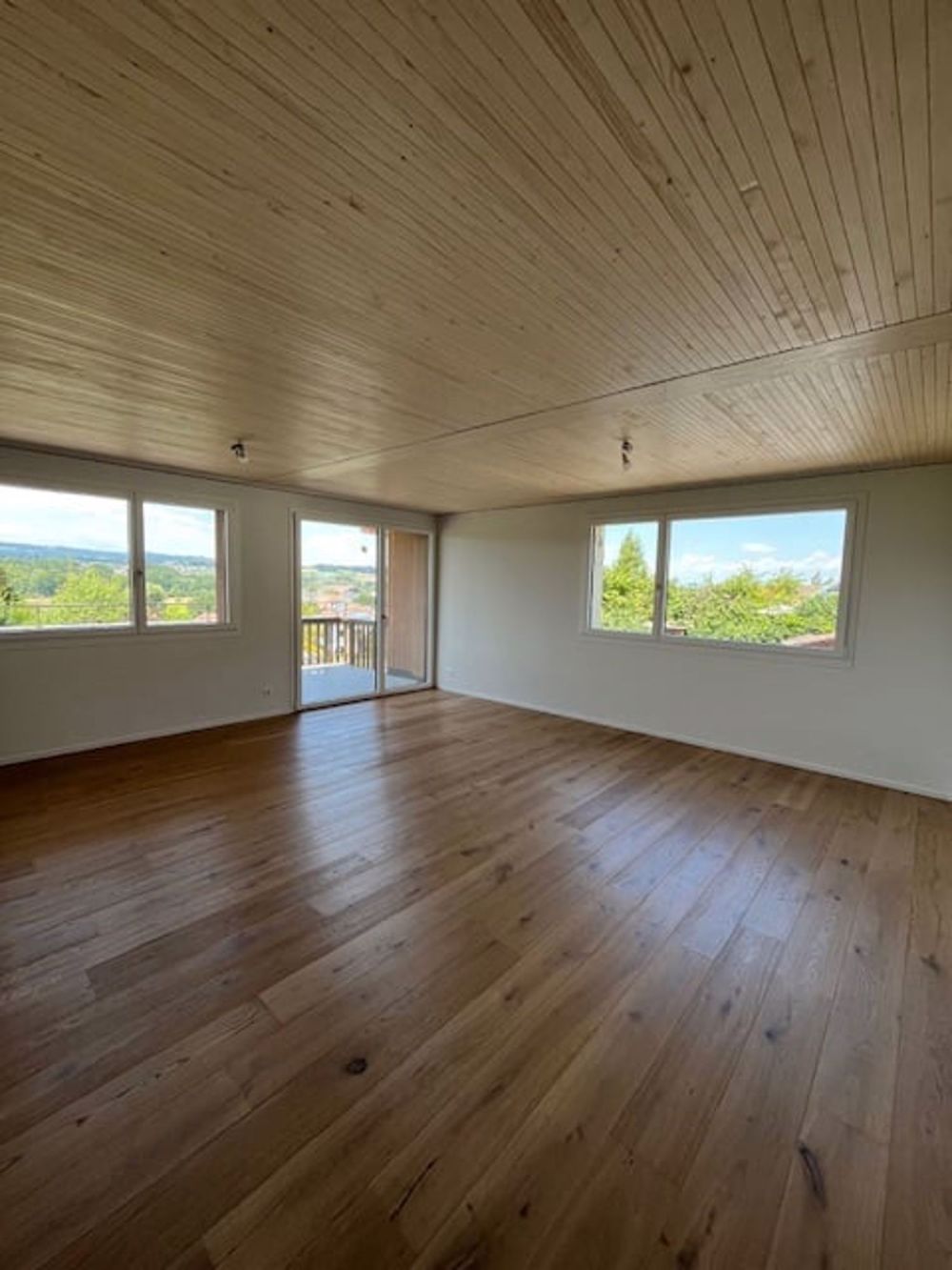 Moderne 3.5-Zimmer-Wohnung mit Panoramablick in Jonen - Bild 3