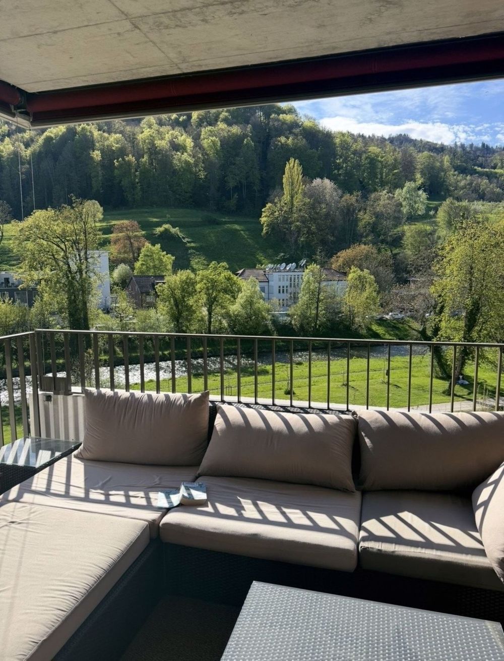 2.5-room apartment with balcony and river view Zurich Manegg (Sihllife) - Bild 2