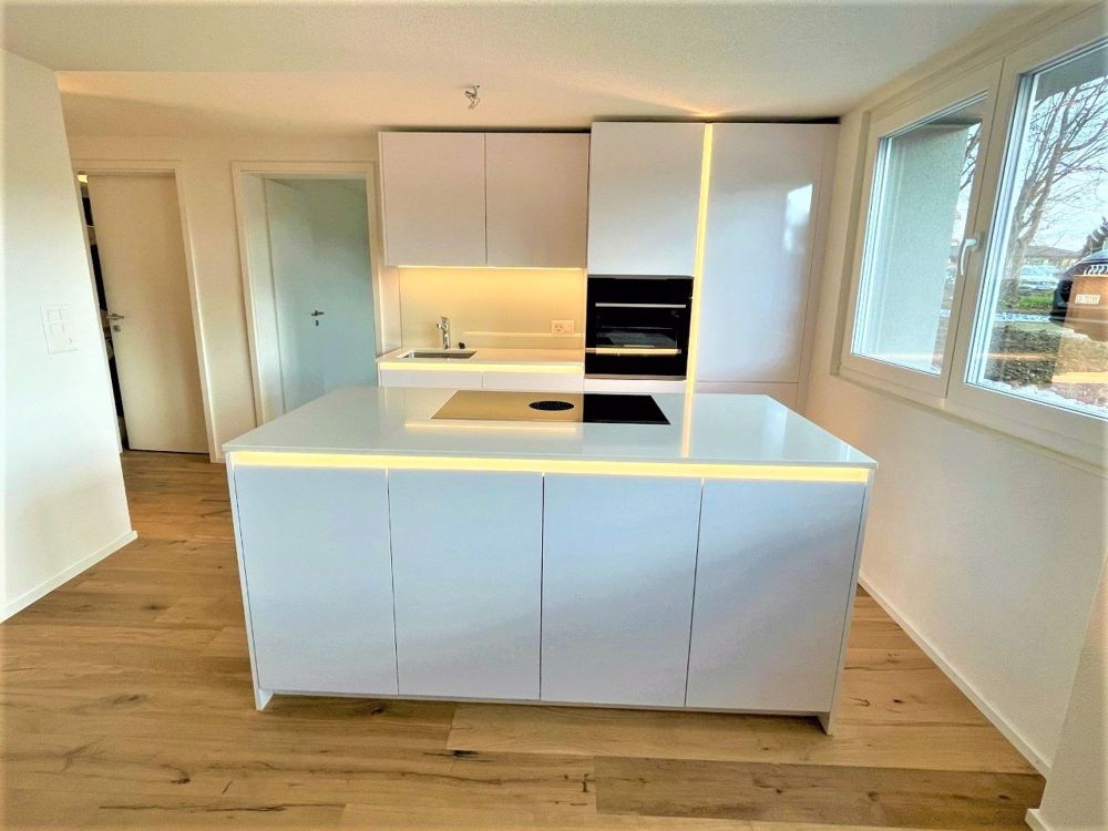 TOP MODERNE 3.5 ZIMMER WOHNUNG MIT PRIVATER WASCHMASCHINE/TUMBLER - Bild 2