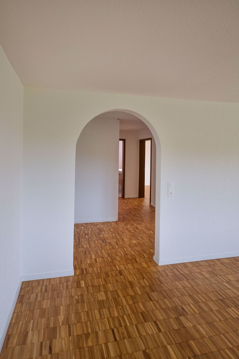 Erstvermietung nach Komplettsanierung: 4.5-Zimmer-Wohnung mit Sitzplatz in Wagen - Bild 11