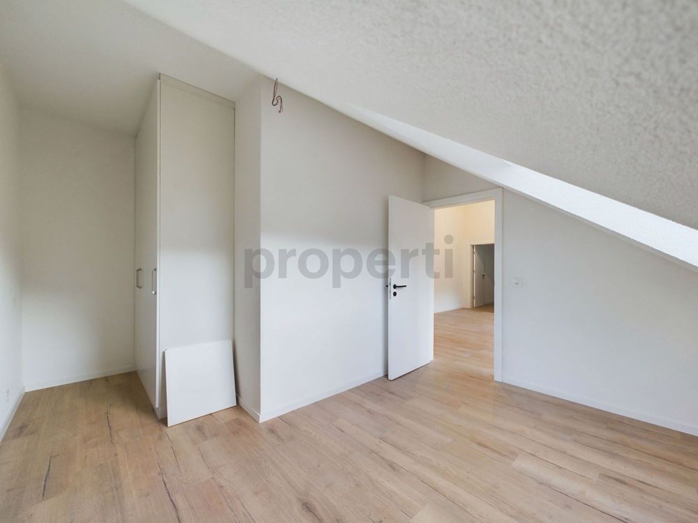 Erstbezug nach Sanierung - 3.5-ZImmer Wohnung im 2. Stock in Waldenburg - Image 3