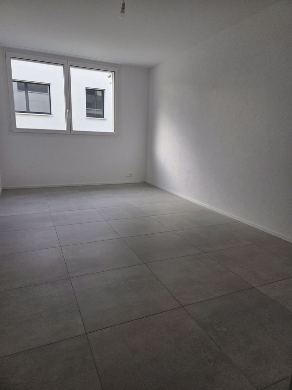 Geräumige Wohnung mit Sitzplatz - Bild 6