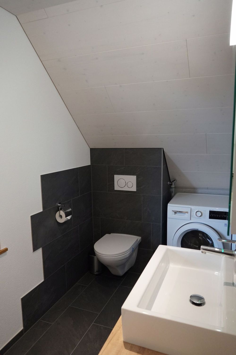 Dachwohnung neu renoviert - Bild 13