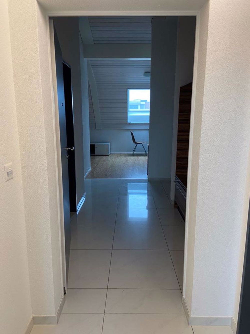 Moderne, Grosse 2 Zi-Wohnung - Bild 1