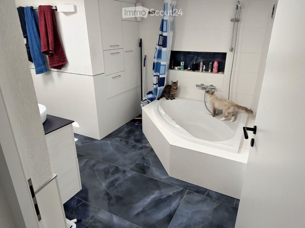 Wohnung mit 3,5 Zimmern und Balkon im Zentrum von Châtel-St-Denis - Bild 4