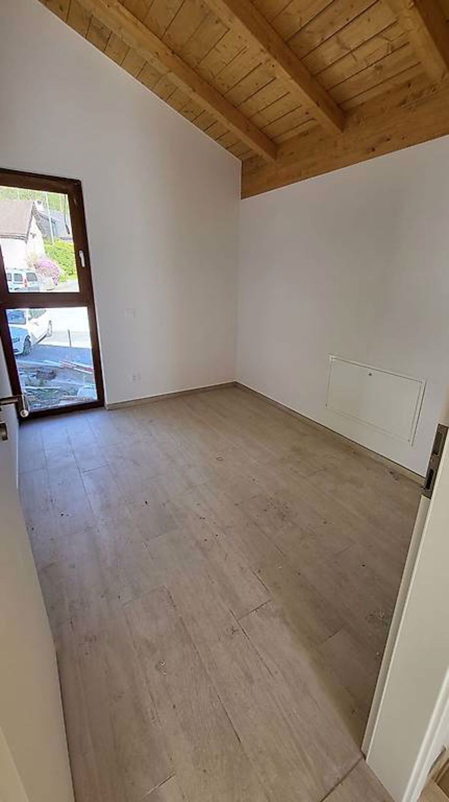 Moderne Villa mit Garten zu vermieten - Bild 2