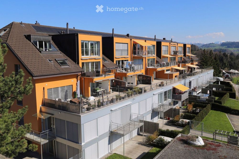 Moderne 4.5-Zimmer-Wohnung mit Balkon in Bazenheid - Bild 1