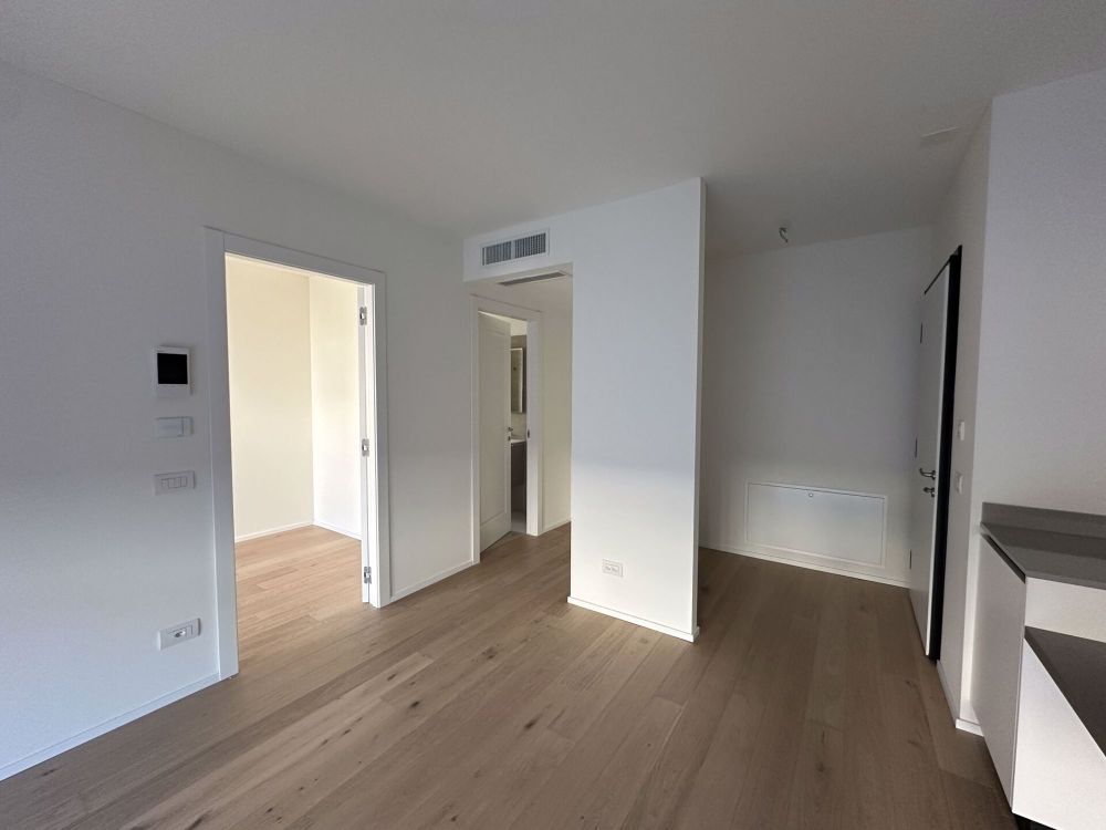 Prima Locazione - Appartamento con Giardino Privato in Ottima Posizione - Bild 2