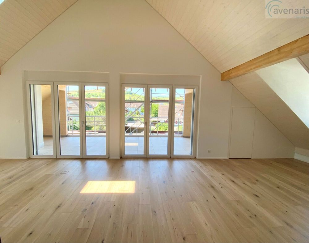Traumhafte 4.5-Zimmer-Dachwohnung mit Weitblick - exklusives Wohnen - Wohn-Essbereich