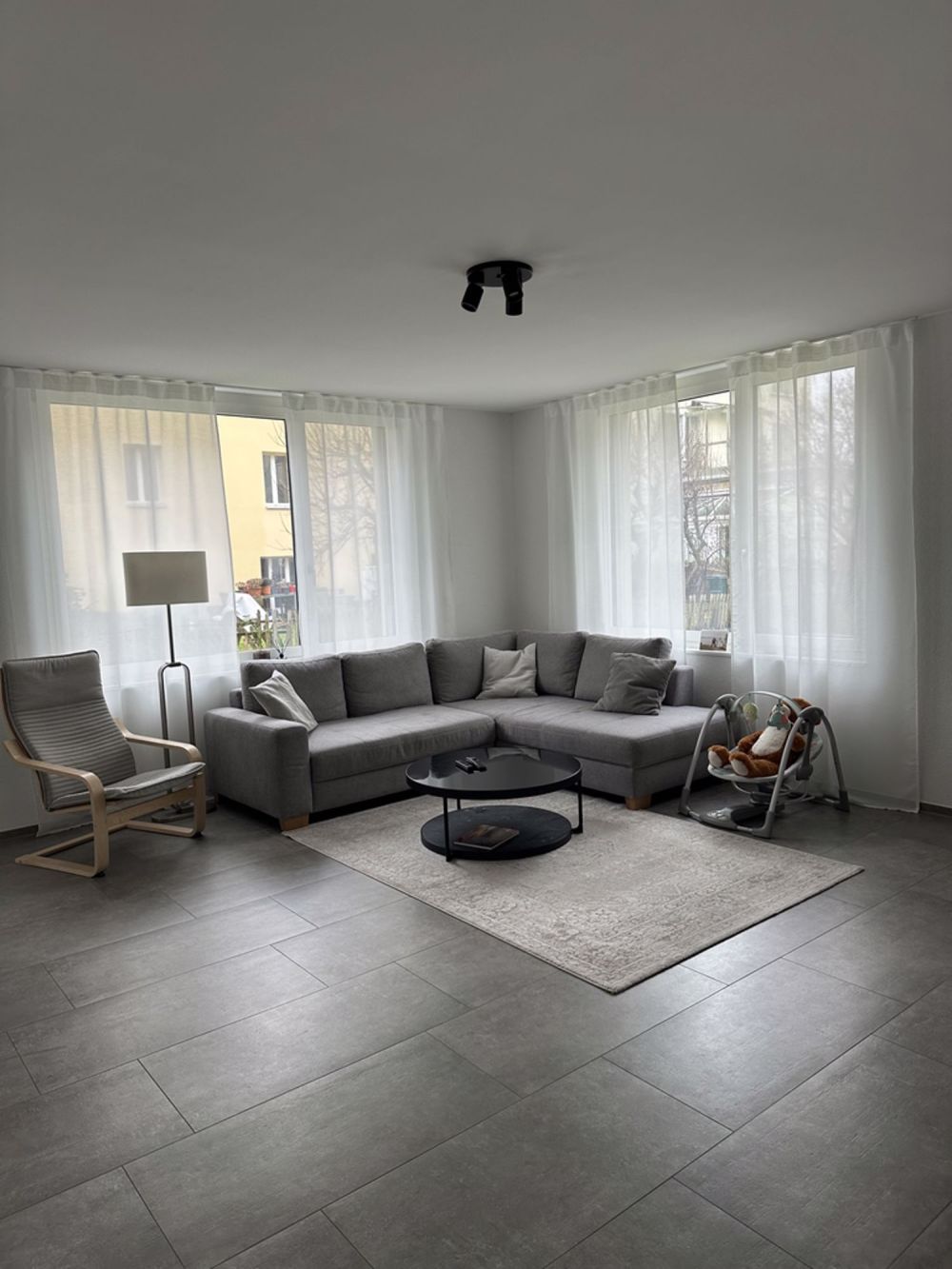 Moderne helle Wohnung - Wohnzimmer