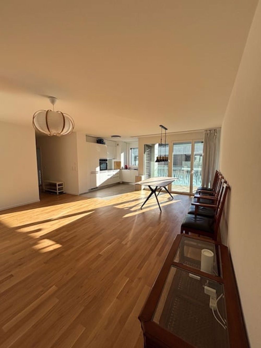 Schönes 3.5-Zimmer-Möbelhaus zur Miete in Chavannes-près-Renens - Bild 1