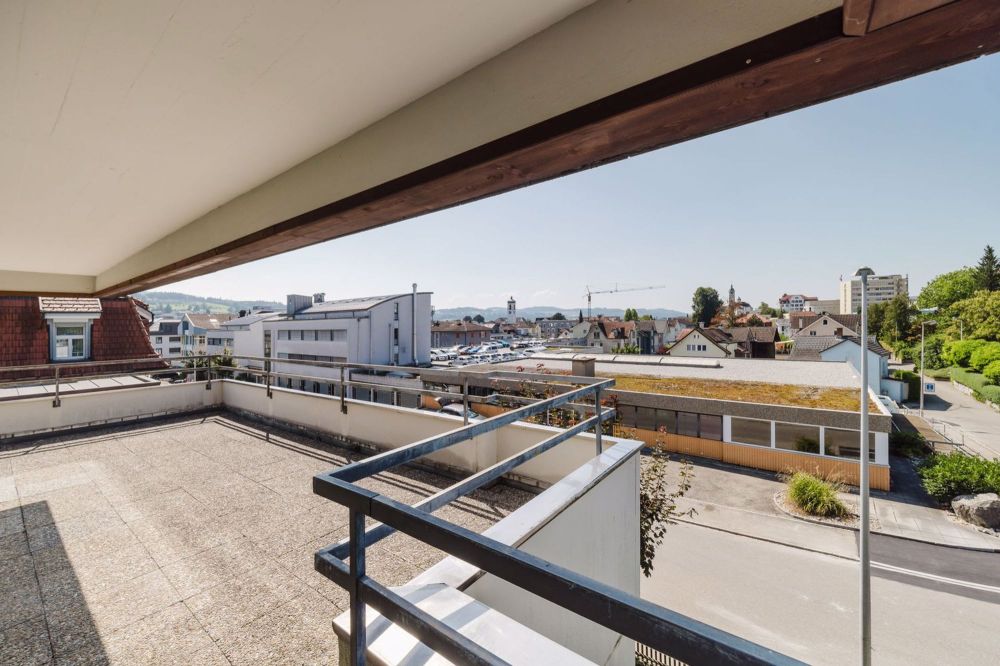 Totalsanierte 3½-Zimmer-Attikawohnung mit riesiger Terrasse - Bild 12