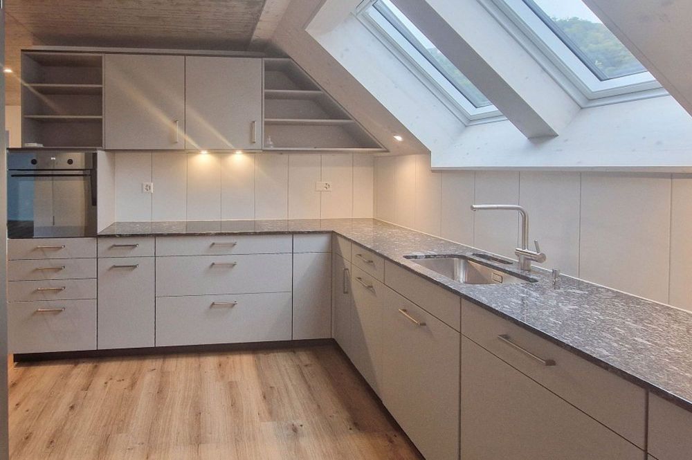 Moderne und helle 4.5 Zimmer-Dachwohnung mit Galerie - Bild 2