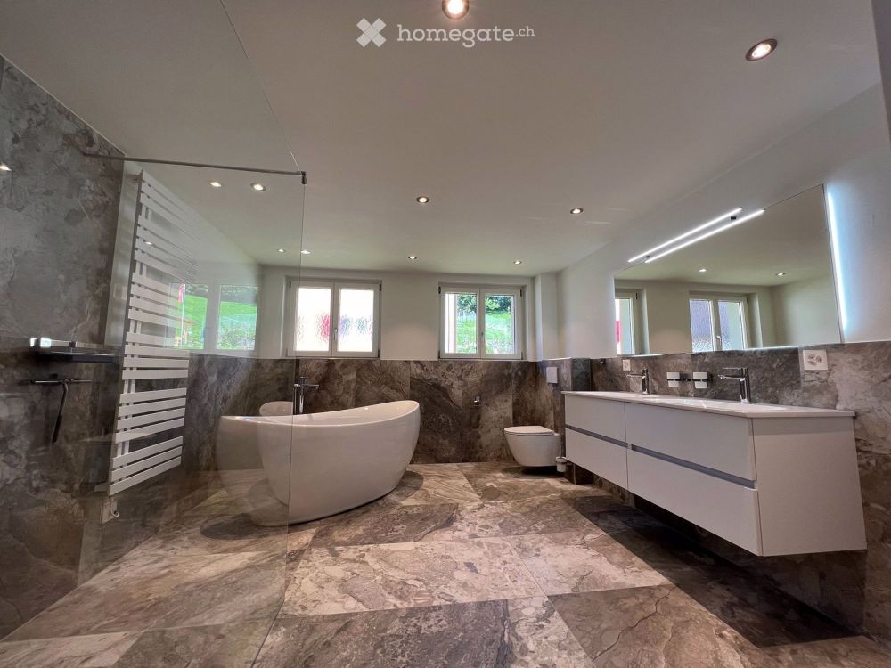 Top moderne, 179m2 grosse, helle 4.5 Zi. Whg mit extra Raum - Bild 2