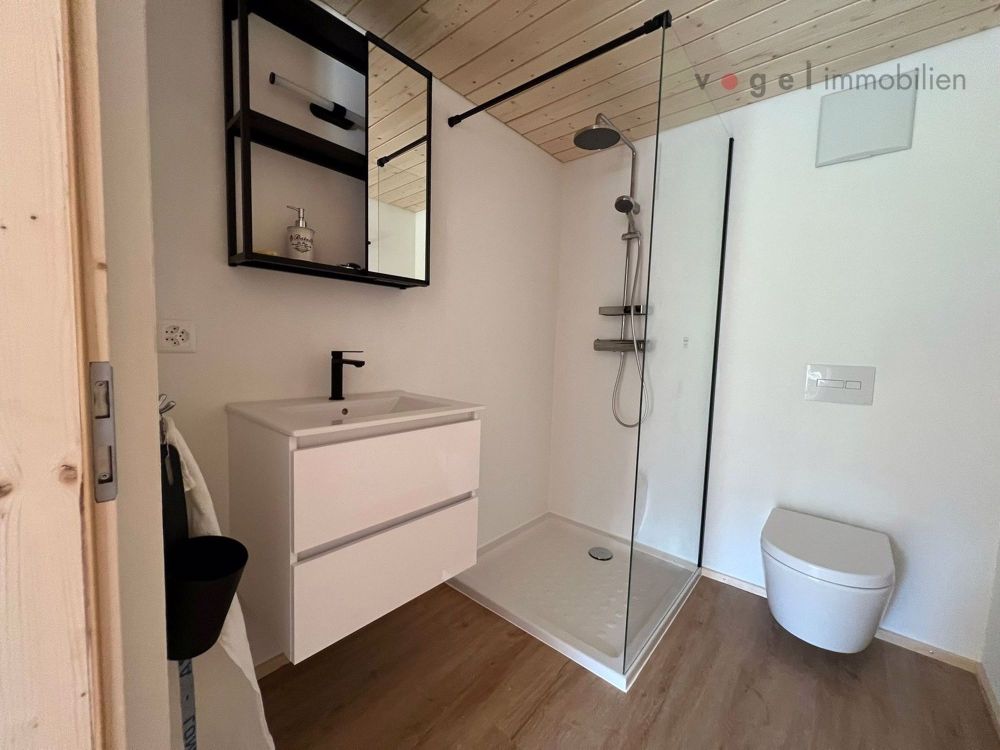 Charmante, sonnige und kernsanierte Wohnung mit Panoramablick - Bad