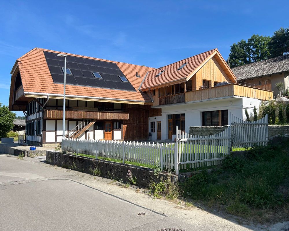 Charmante 3.5-Zimmer-Wohnung mit rustikalem Charme in Suberg - Bild 1