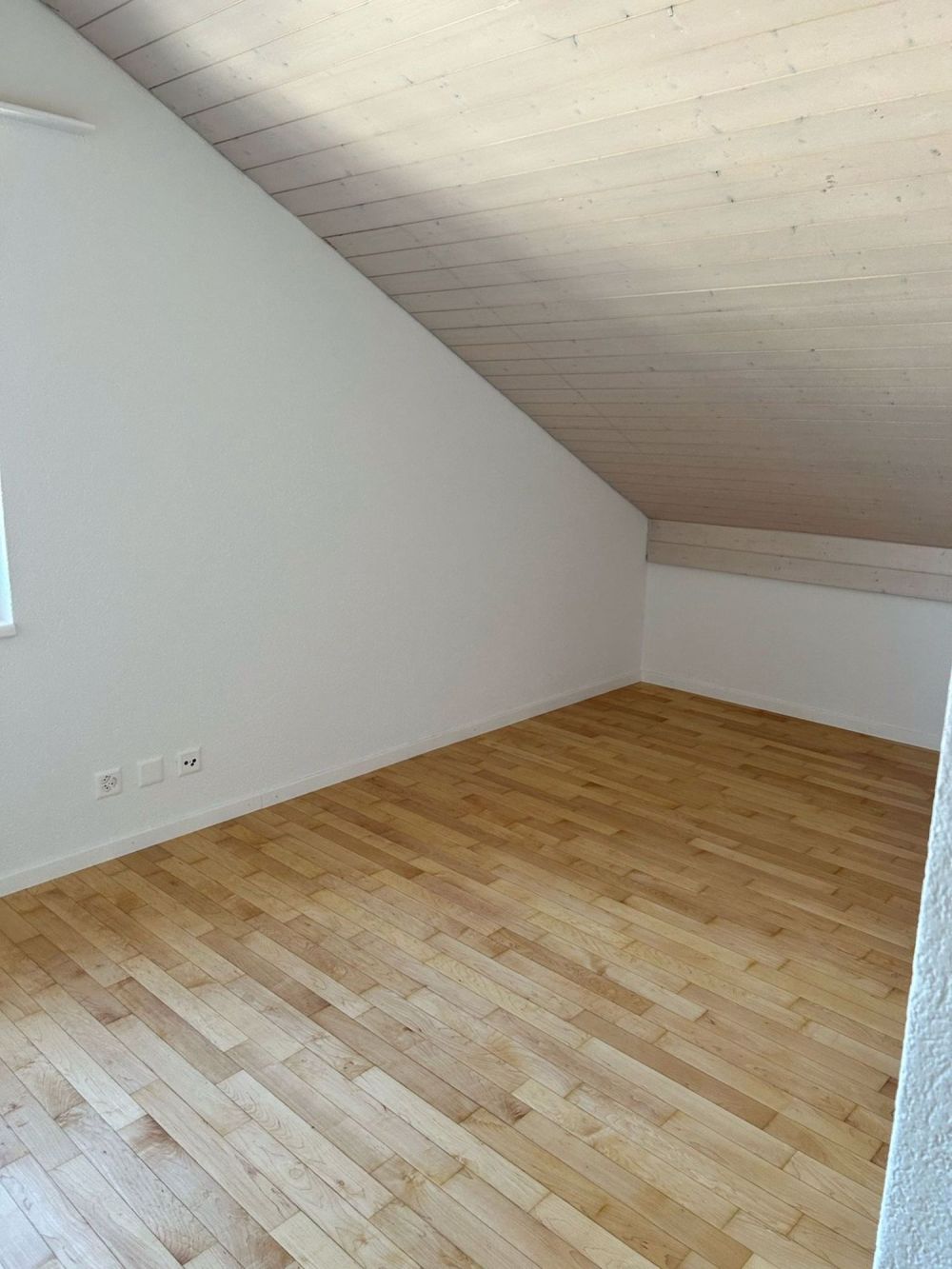 Exklusive 4.5-Zimmer-Dachwohnung mit direktem Liftzugang Erstvermietung nach Renovation - Bild 11