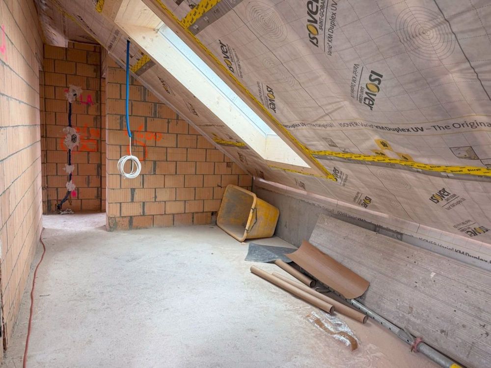 Attraktive 3 1/2 Zimmer Neubau Attika Maisonette an zentraler Lage - DG Gang