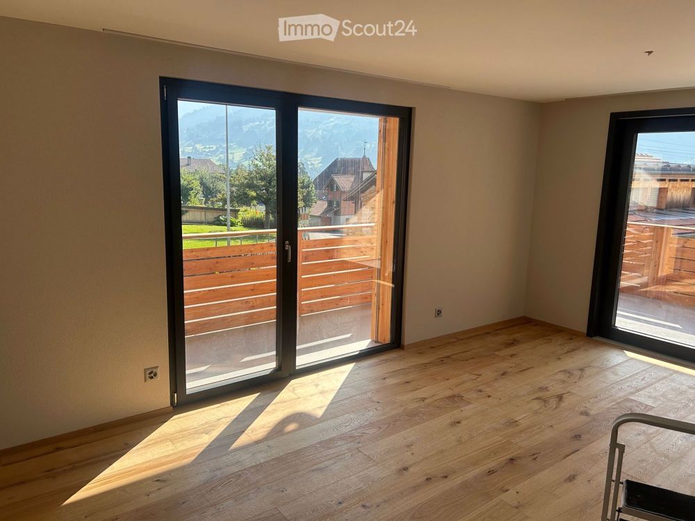 Moderne 3.5-Zimmer-Neubau-Wohnung mit Bergblick in Frutigen - Bild 3