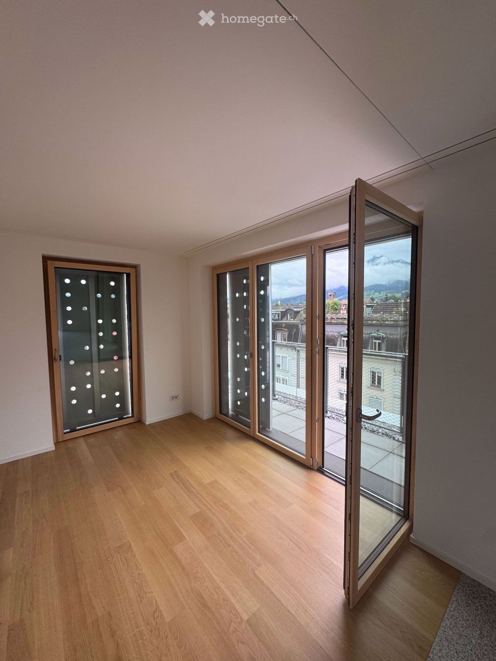 Erstvermietung 4.5-Zimmer-Attikawohnung im 7.OG mit grosser Terrasse mitten in der Stadt - Bild 8