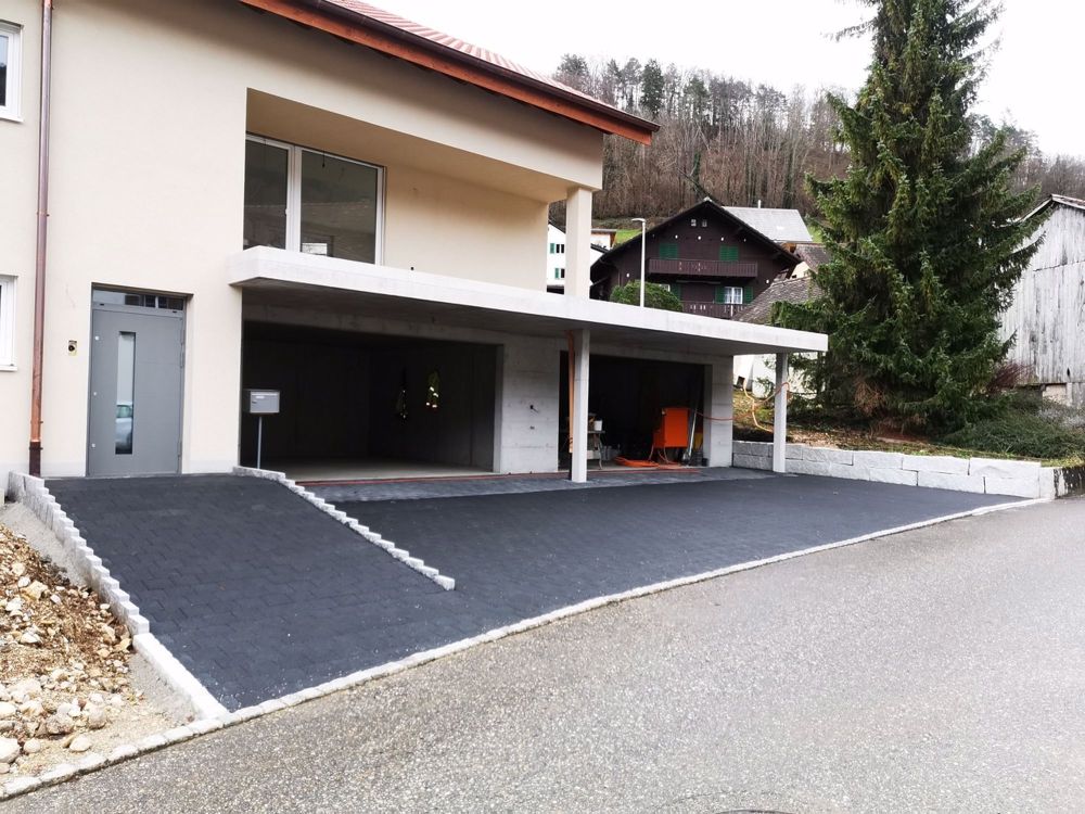 Neubauwohnung mit grossem Sitzplatz und eigene Waschküche - Bild 3