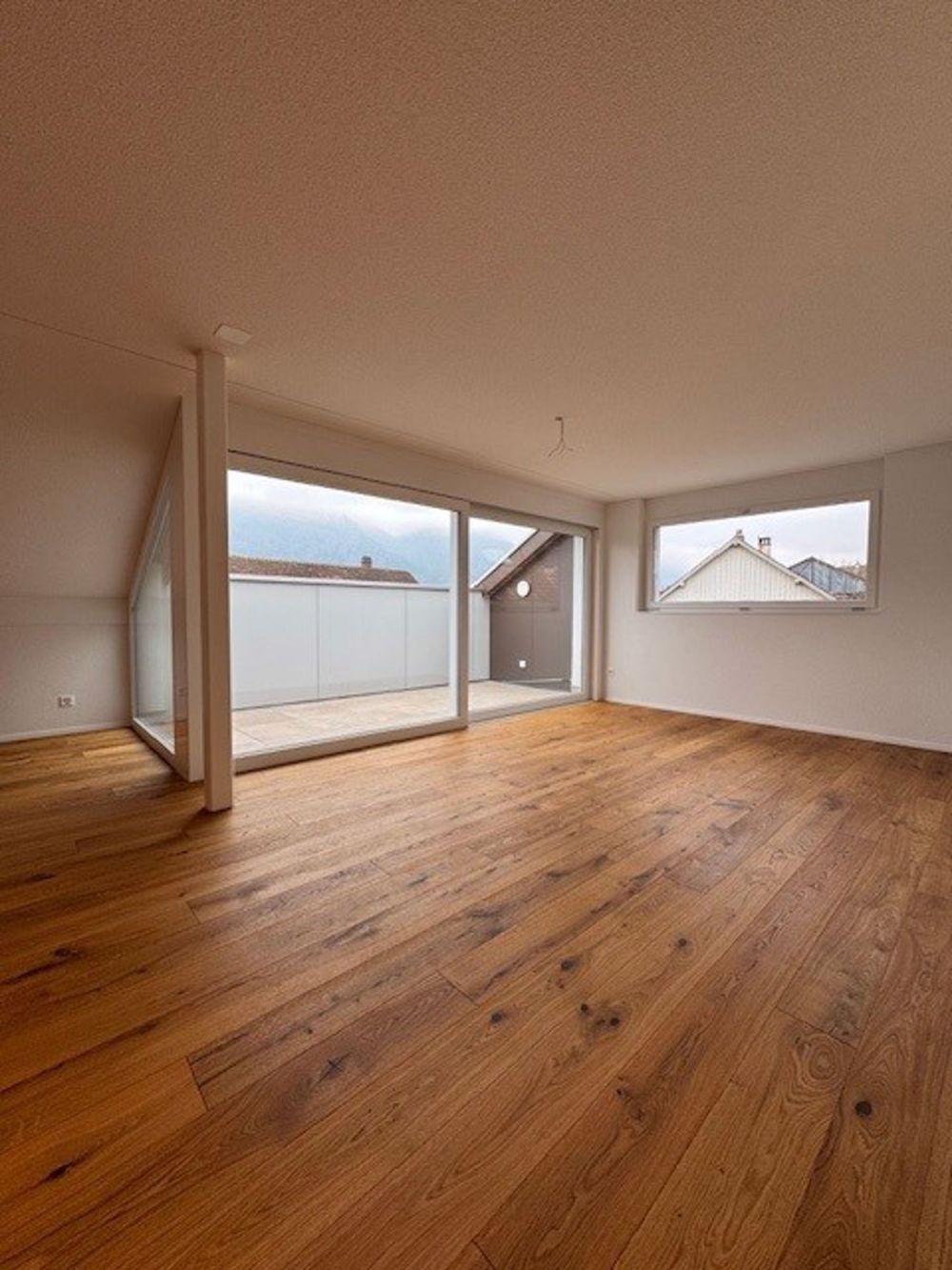 Moderne 4.5-Zimmer-Wohnung in Neubau! - Bild 6